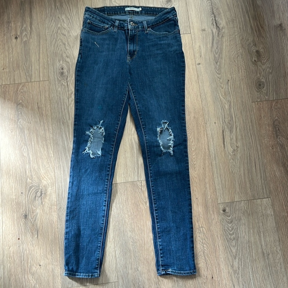 LEVI’S 711 Skinny Busted KneeJeans Size 30